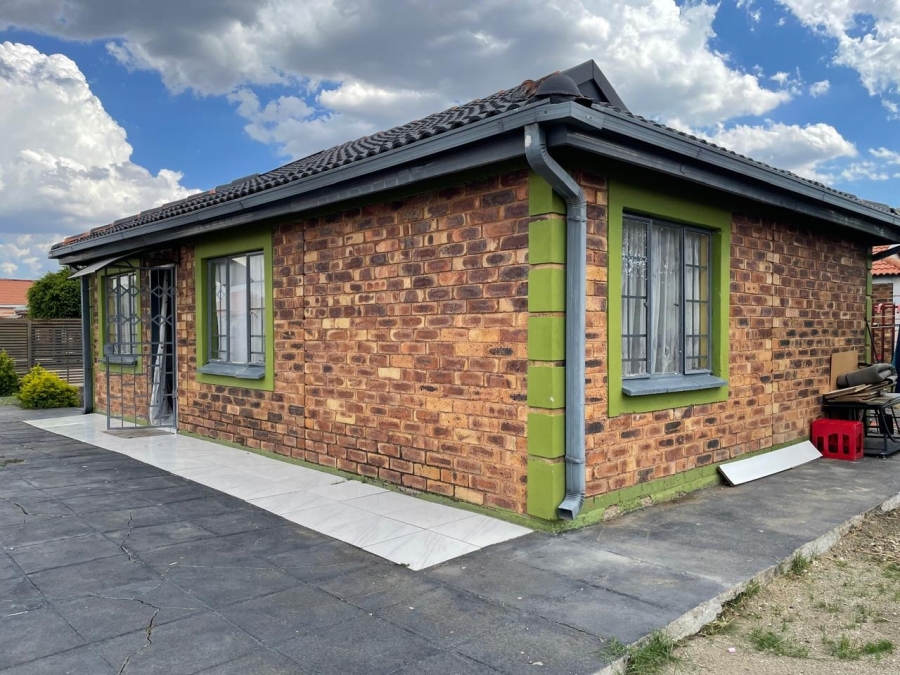 3 Bedroom Property for Sale in Seraleng North West